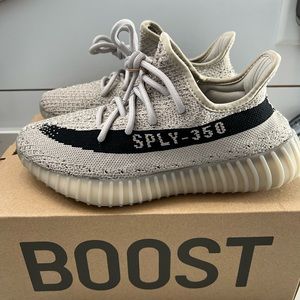 Yeezy boost V2 NWT